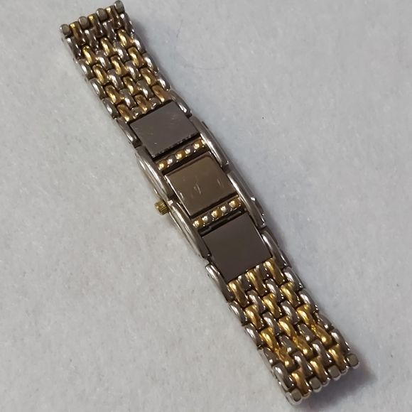 Jaclyn Smith Quartz Ladies Watch - Picture 4 of 8